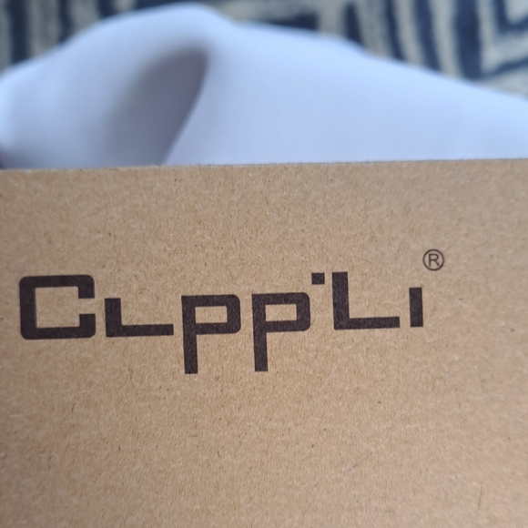 Clpp'li Tan and White Slide Sandals - Picture 2 of 6